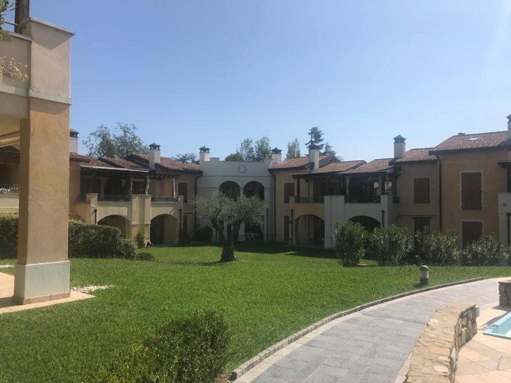 Luxury Apartments - Le Fate - Residence With Pool Манерба дел Гарда Екстериор снимка