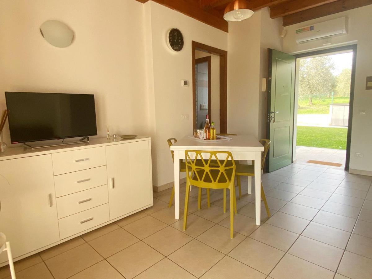 Luxury Apartments - Le Fate - Residence With Pool Манерба дел Гарда Екстериор снимка